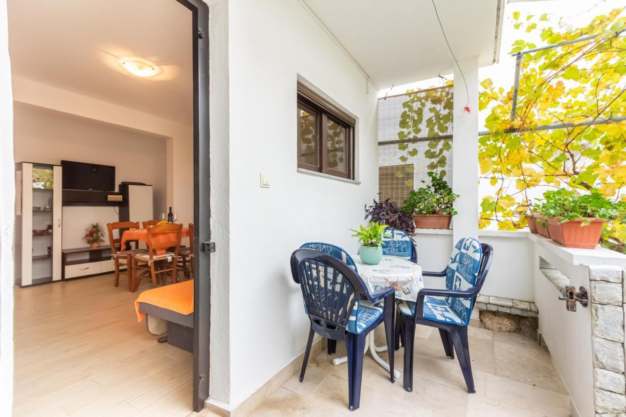 Apartments Sucur With Terrace Baška Eksteriør bilde