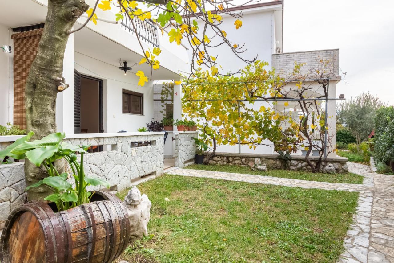 Apartments Sucur With Terrace Baška Eksteriør bilde