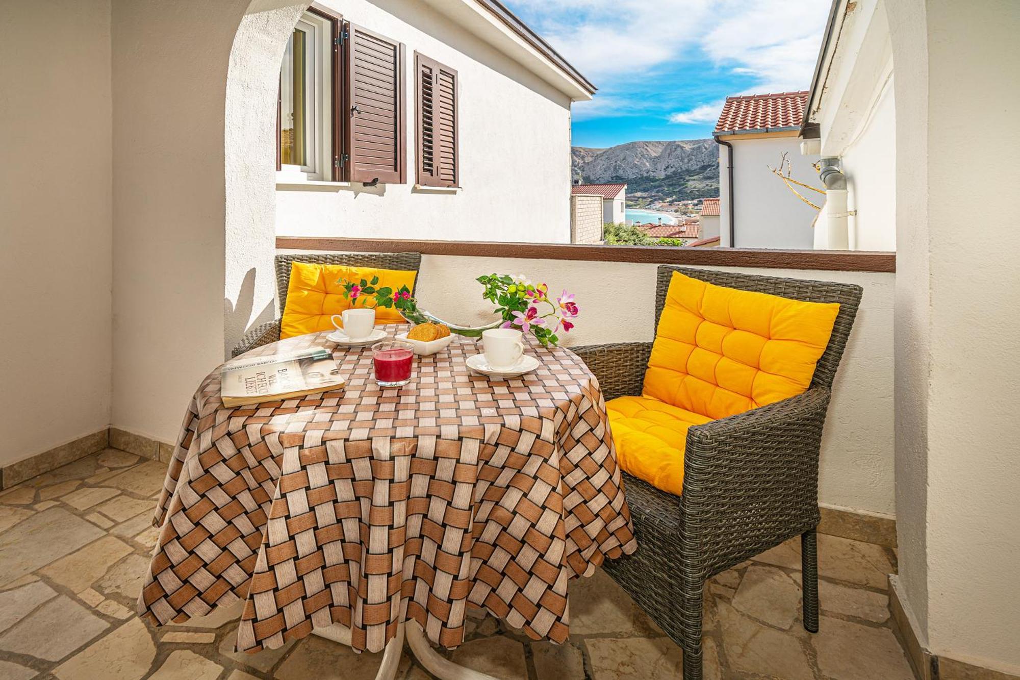 Apartments Sucur With Terrace Baška Eksteriør bilde