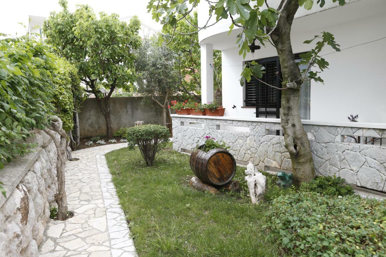 Apartments Sucur With Terrace Baška Eksteriør bilde